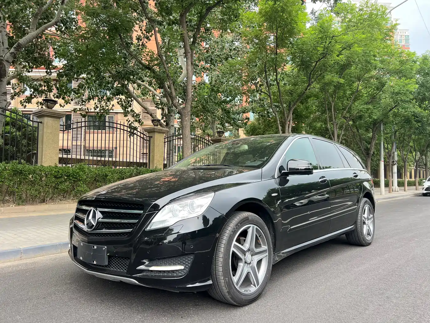 Mercedes-Benz R-Class 2017 R 320 4MATIC Business Collector's Edition