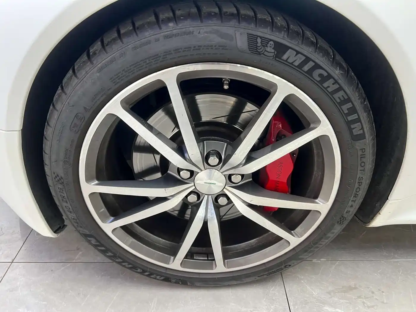 Aston Martin V8 Vantage 2012 2011 4.7L Sportshift Coupe