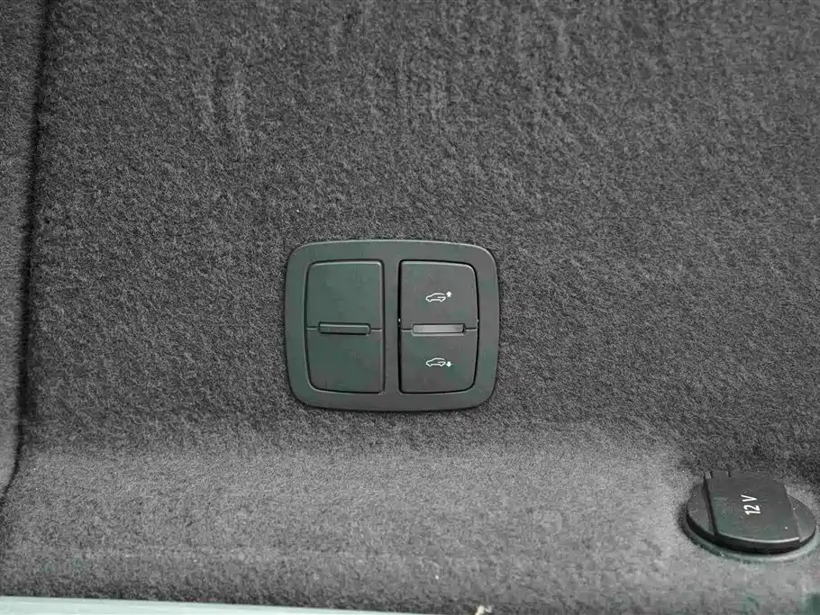 Audi Q7 2010 2010 Model 6.0 V12 TDI Flagship