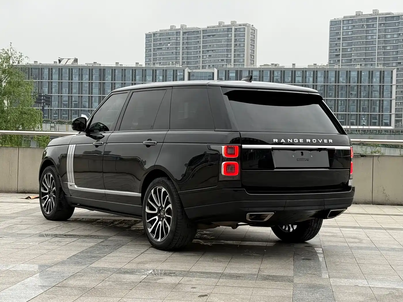 Land Rover Range Rover 2018 3.0 SC V6 Vogue Heritage Extended Edition фото 10