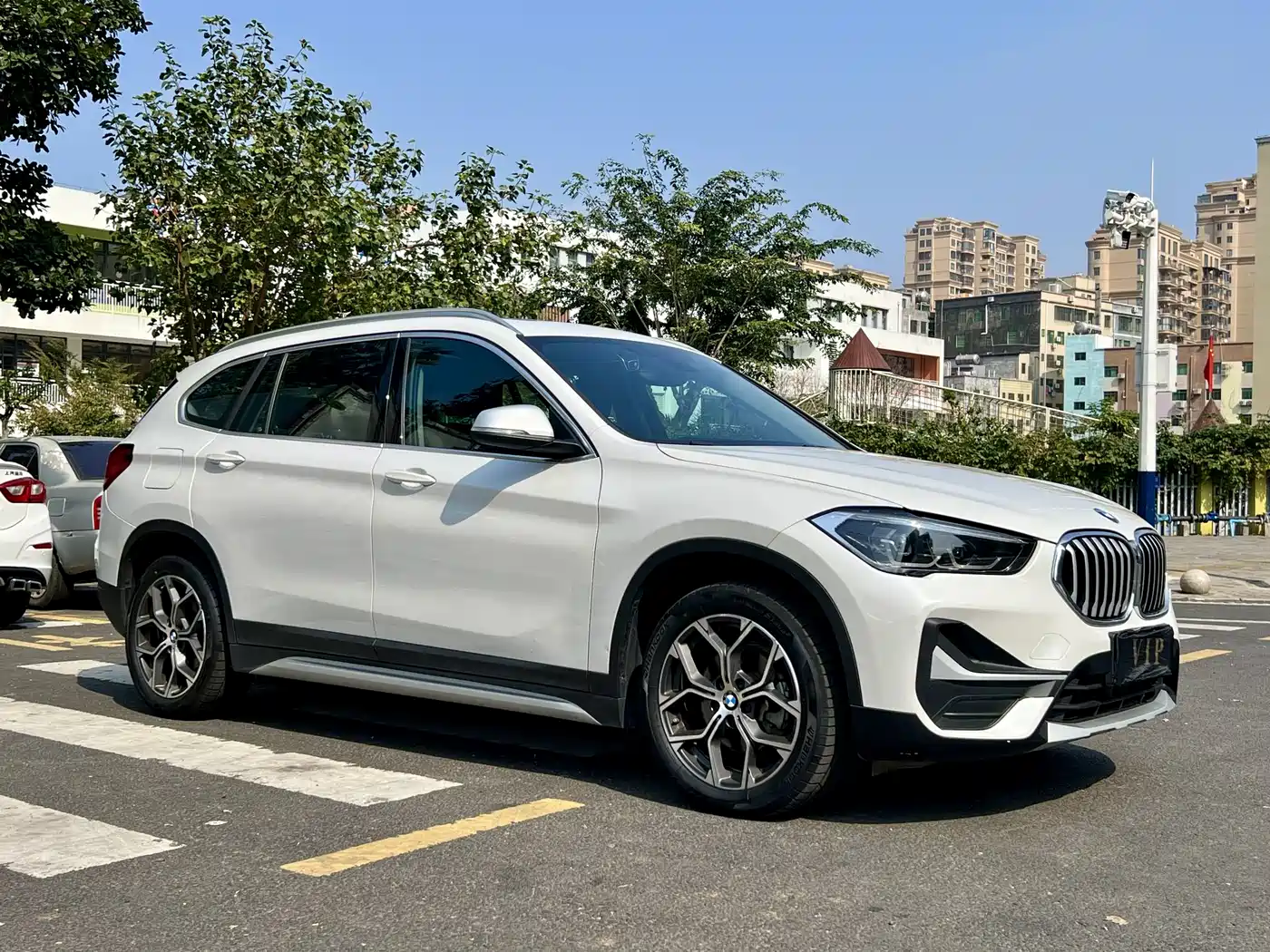 BMW X1 2022 sDrive20Li Fashion фото 3