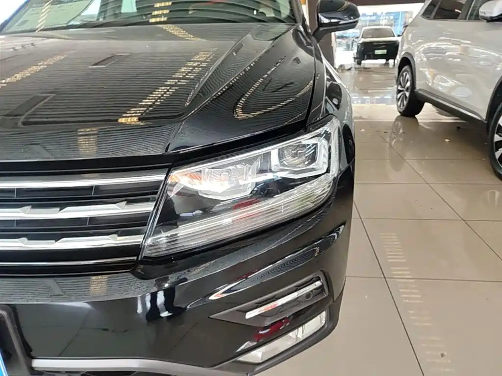 Volkswagen Tiguan L 2019 330TSI Auto 2WD Smart Luxury Edition China V фото 24