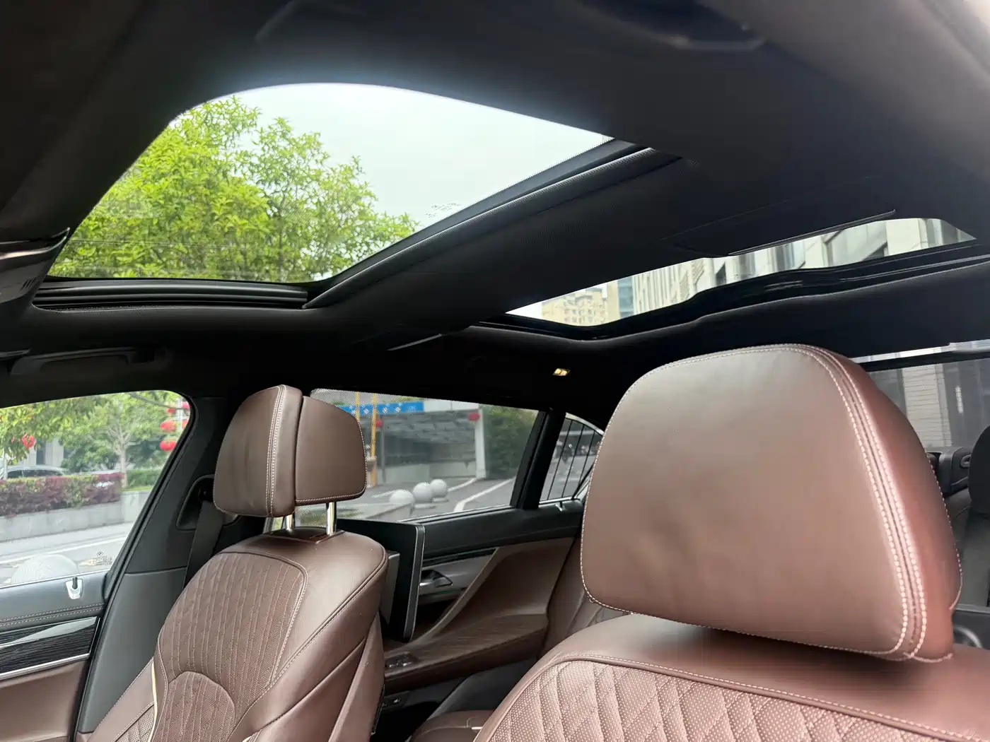 BMW 7 Series 2019 740Li Exclusive M Sport Package фото 14