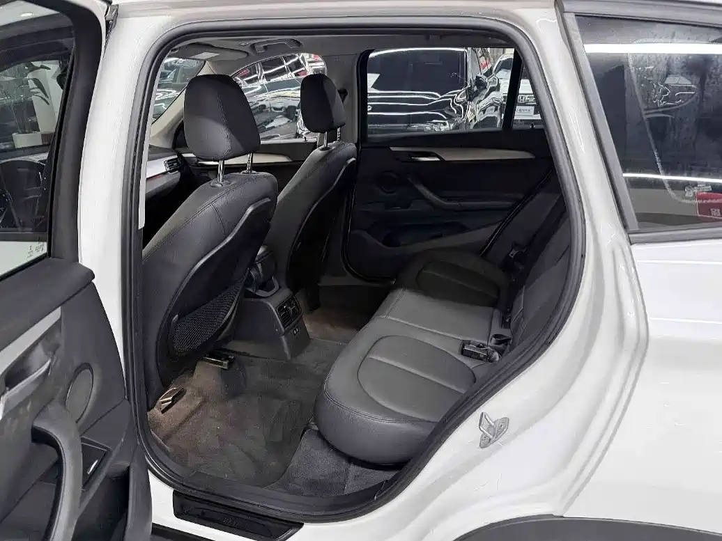 BMW X1 2019 sDrive18Li Fashion Model фото 6