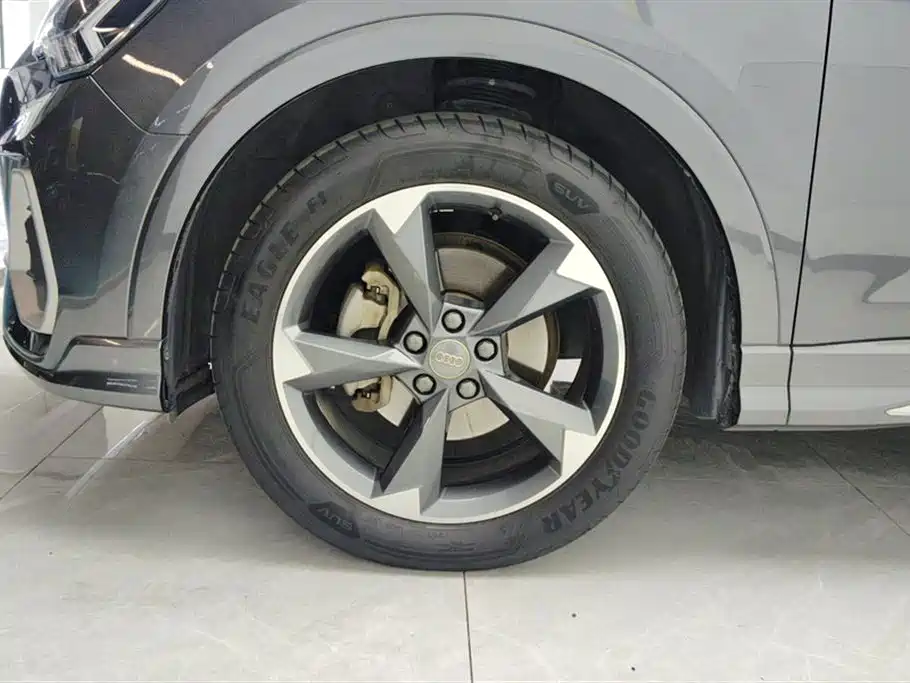 Audi Q3 2019 40 TFSI Fashion Dynamic фото 6