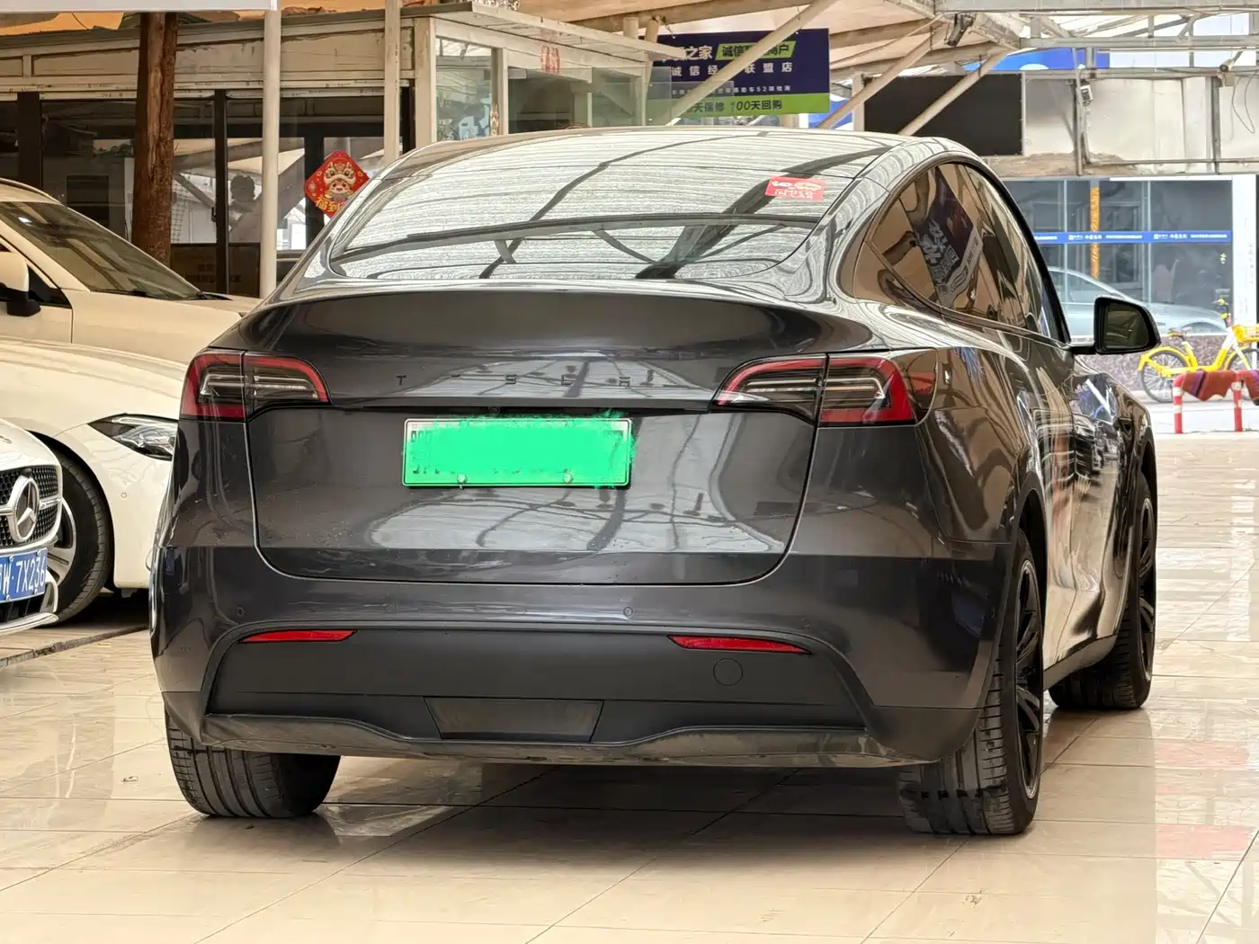 TESLA MODEL Y