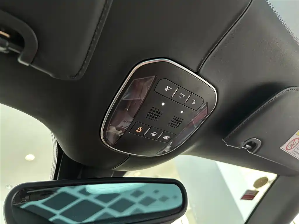 Ferrari GTC4Lusso 2017 3.9T V8 фото 6