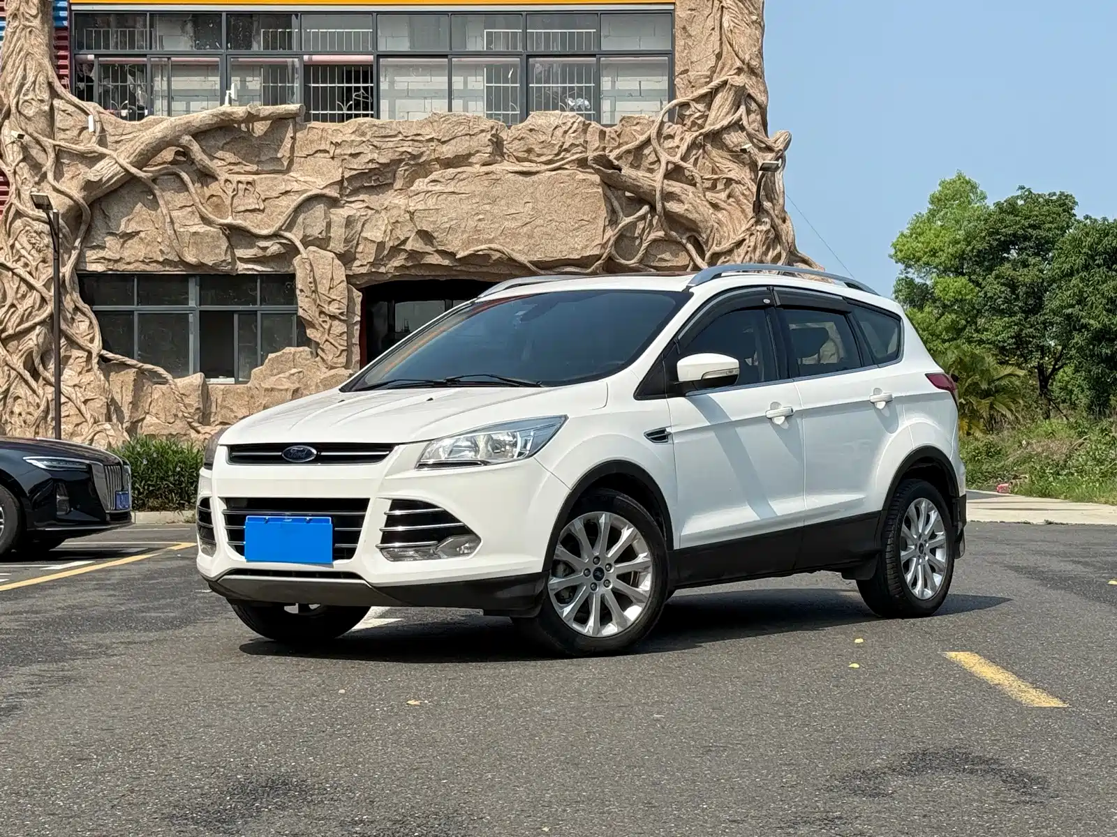 Фото 1 - Ford Kuga