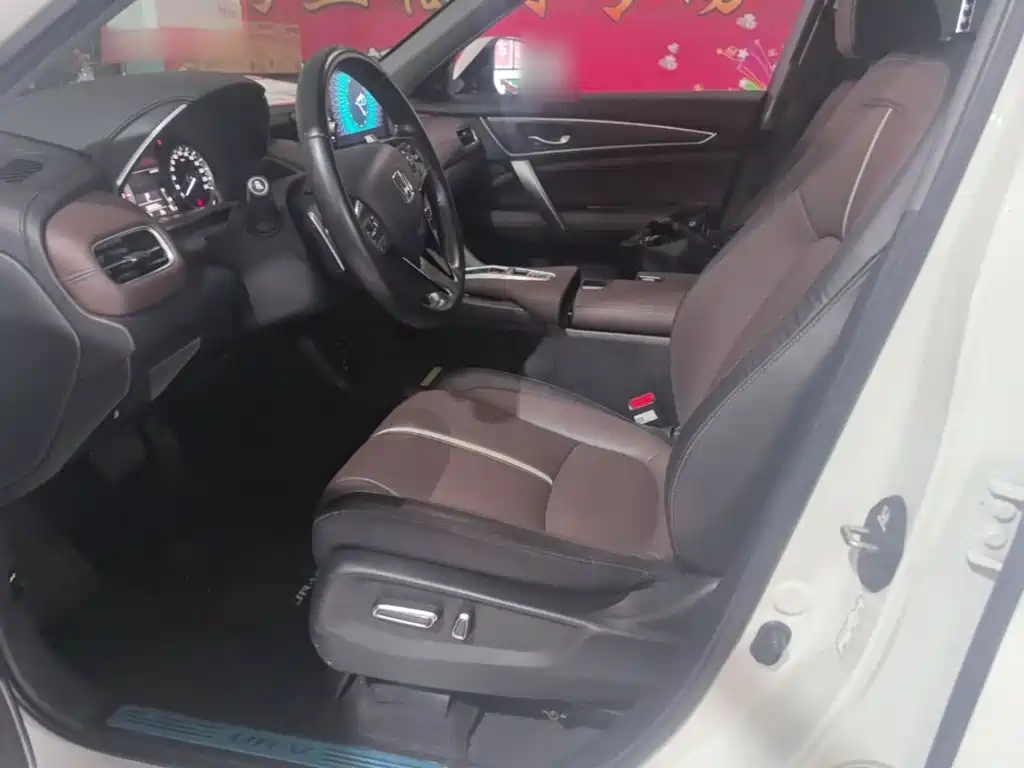 Photo 15 - Honda UR-V
