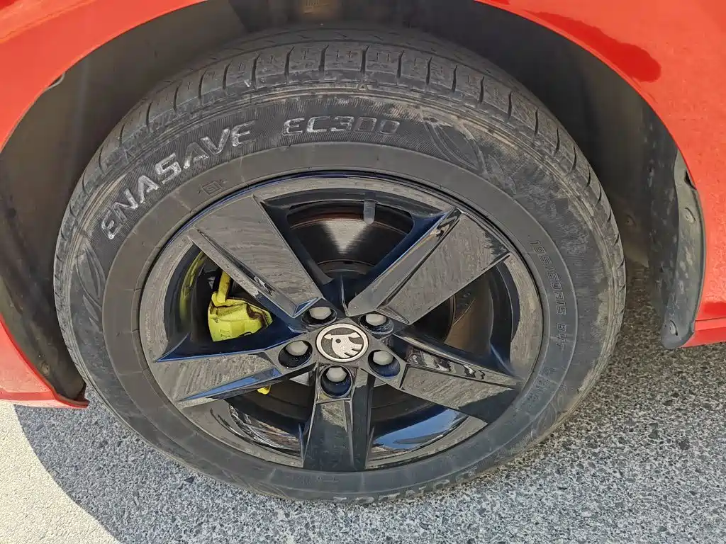 Škoda Fabia 2019 2017 1.4L Auto Car Enjoy Edition