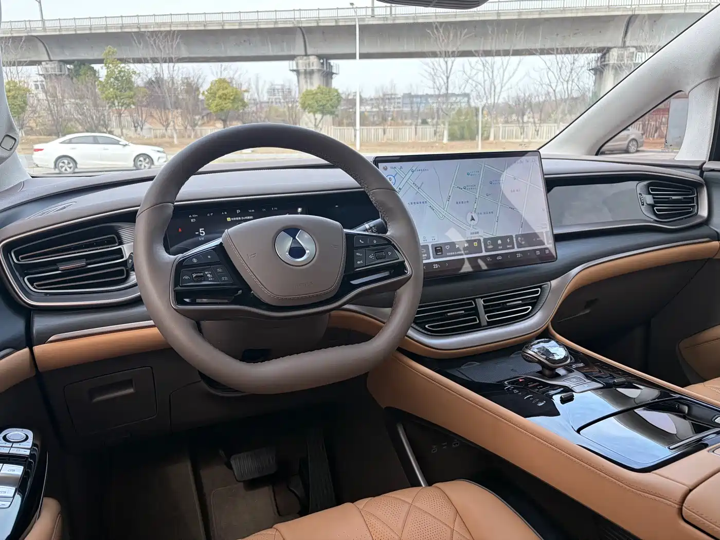Denza D9 2022 DM-i 970 AWD Flagship фото 13