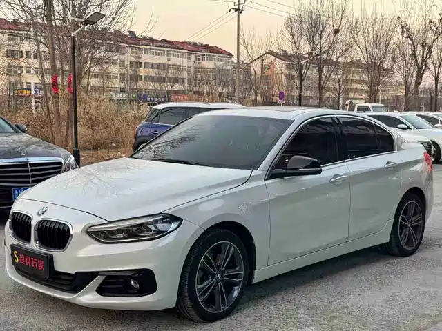 BMW 1 SERIES