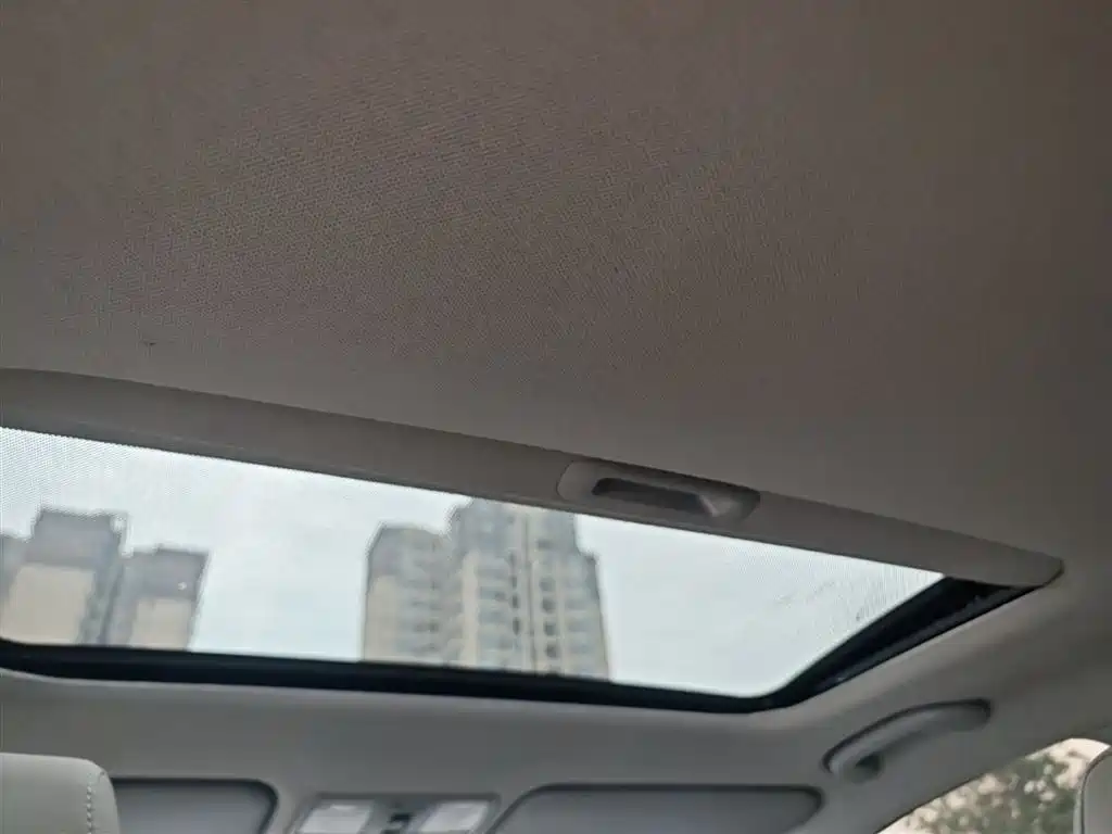 Hyundai Verna 2014 1.4L Automatic Leading GLX фото 18