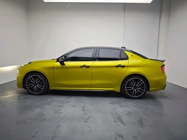 Lynk & Co 03 2022 03+ 2.0TD Auto Wind Rider Edition фото 4