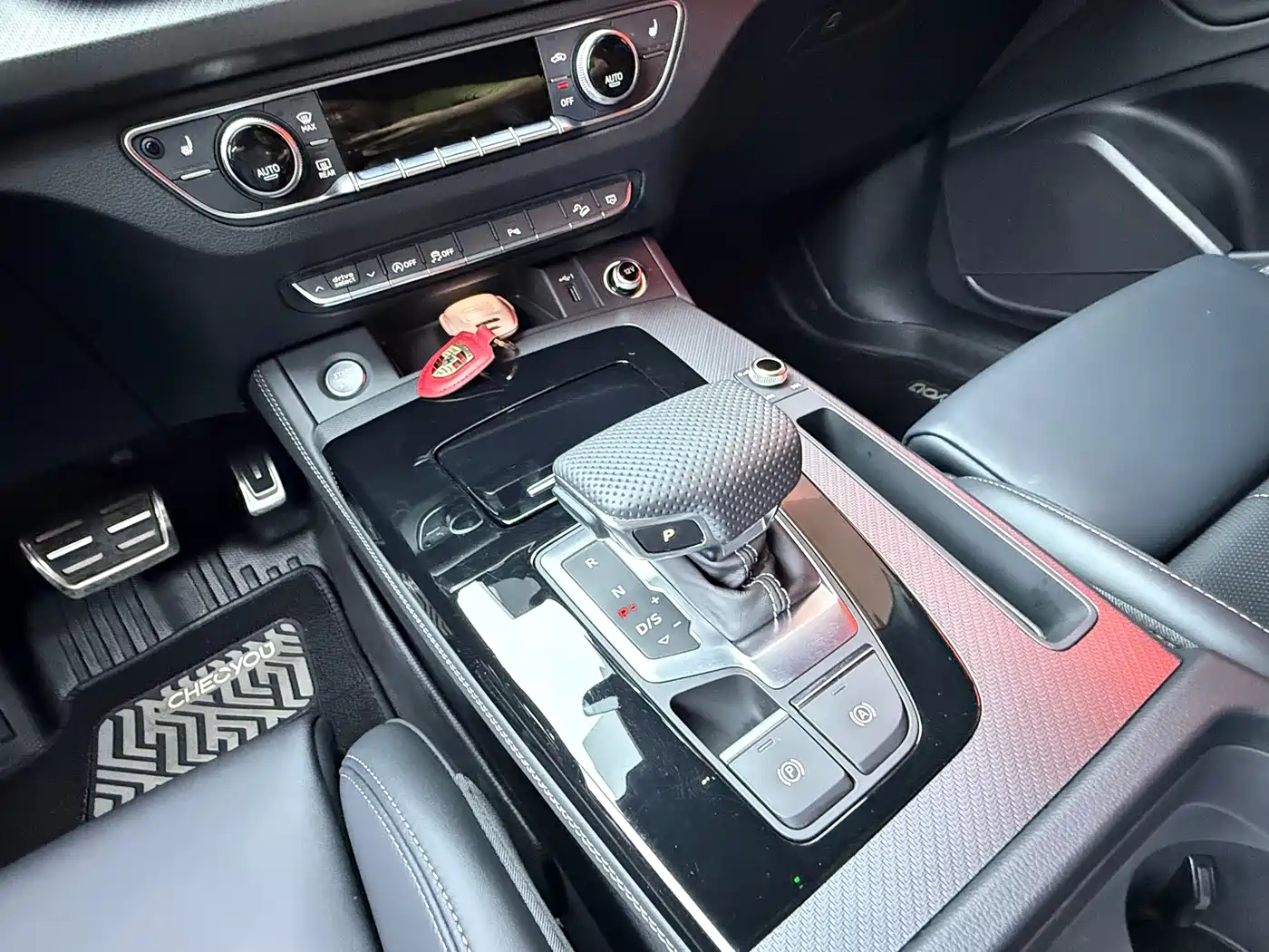 Audi Q5L 2025 40 TFSI Luxury Dynamic фото 3