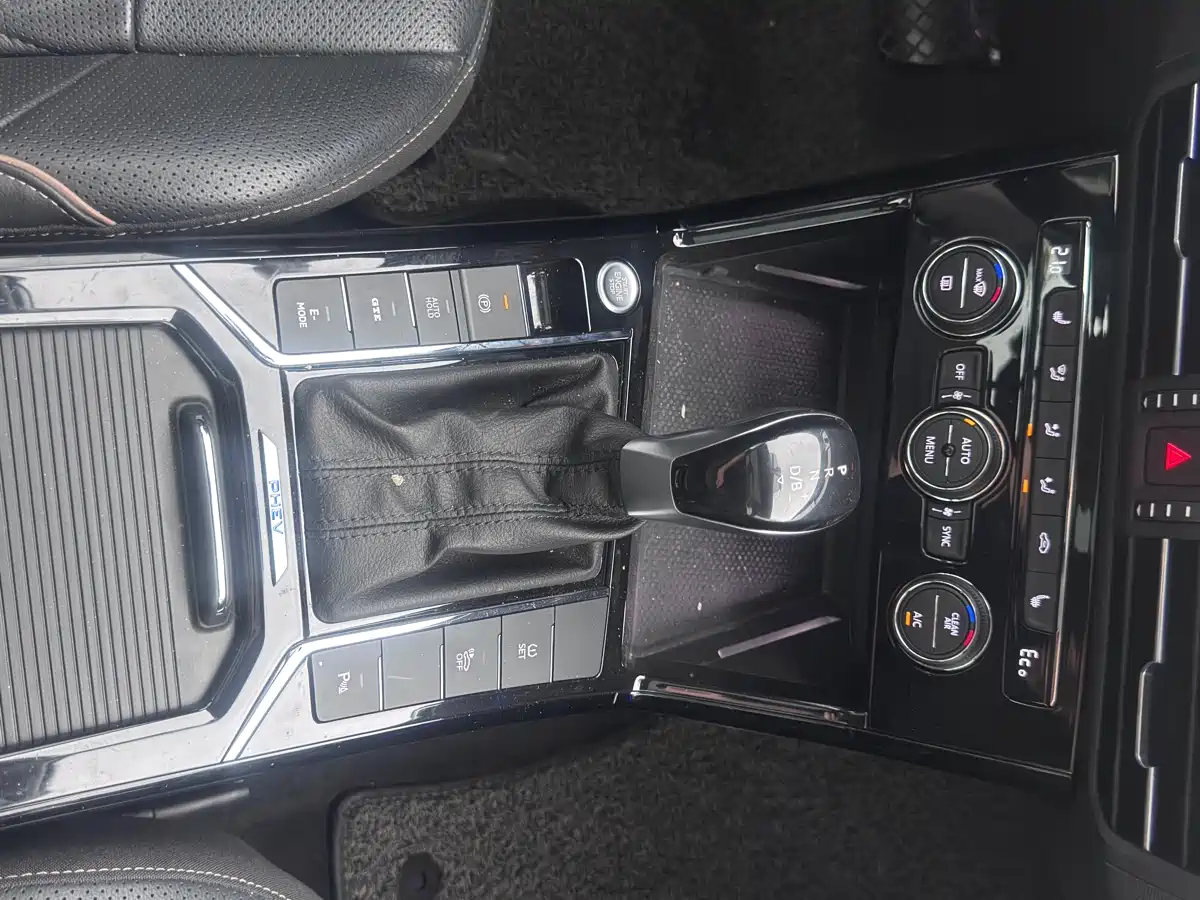 Volkswagen Passat New Energy 2019 430PHEV Hybrid Luxury Edition фото 16
