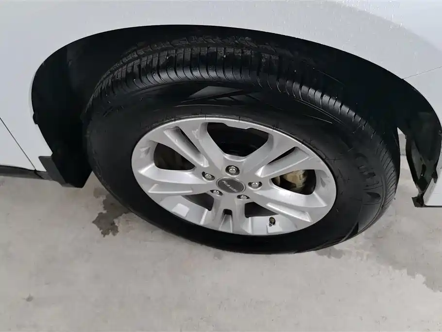 Haval M6 2017 1.5T Automatic 2WD Elite фото 6