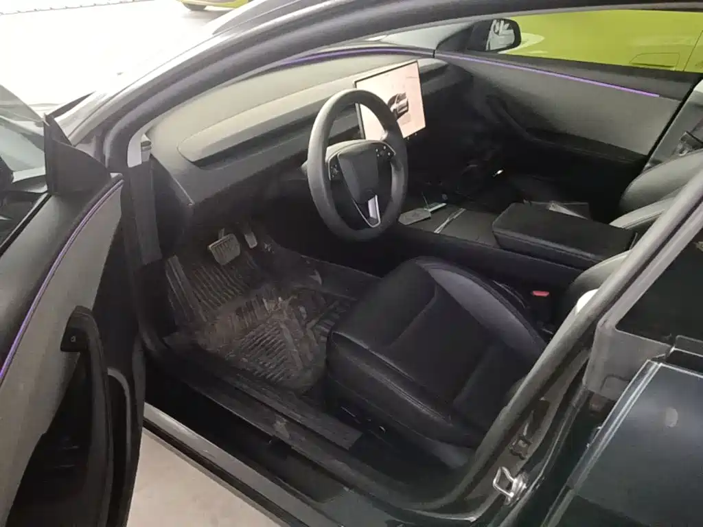 Фото 16 - Tesla Model 3