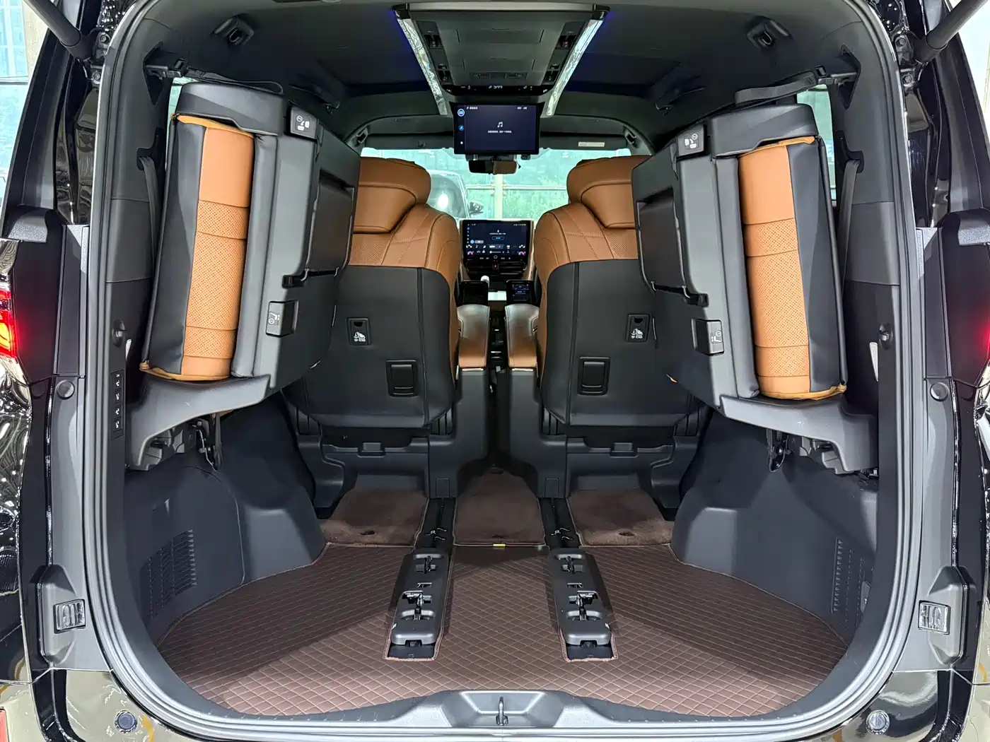 Toyota Vellfire 2024 Crown Hybrid 2.5L Executive Premium Edition фото 13
