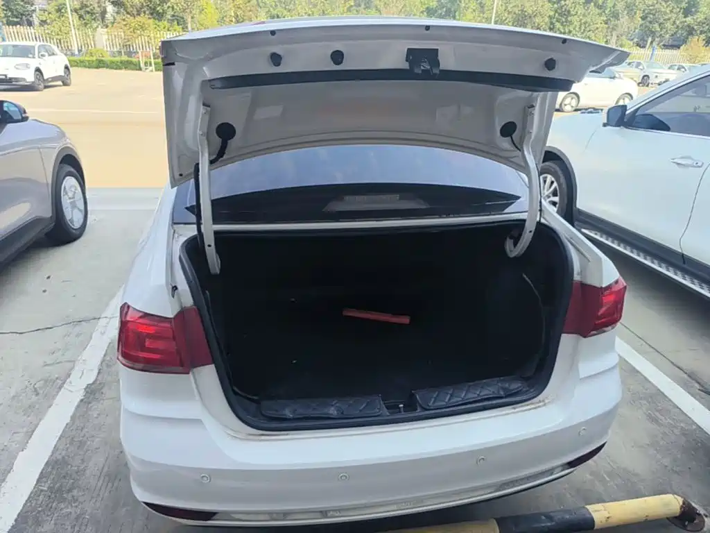Photo 19 - Volkswagen Santana
