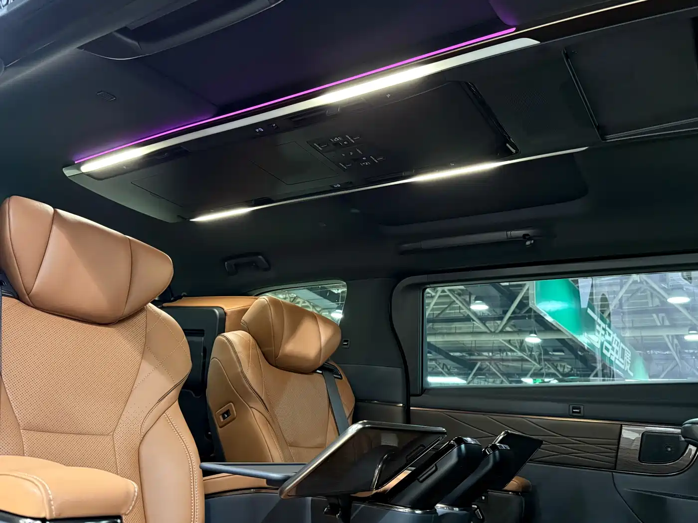 Toyota Vellfire 2024 Crown Hybrid 2.5L Executive Premium Edition фото 23