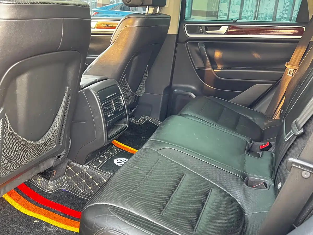 Volkswagen Touareg 2011 3.0TSI Premium фото 17