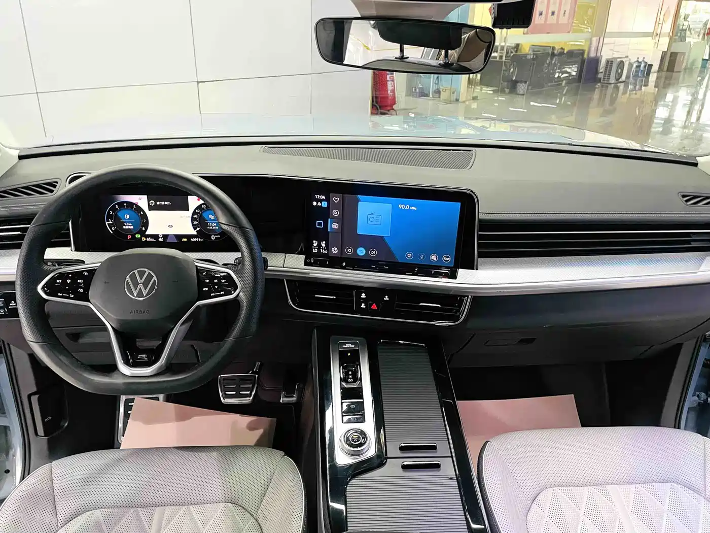 Volkswagen Talagon 2023 380TSI 4WD R-Line Launch Edition фото 9