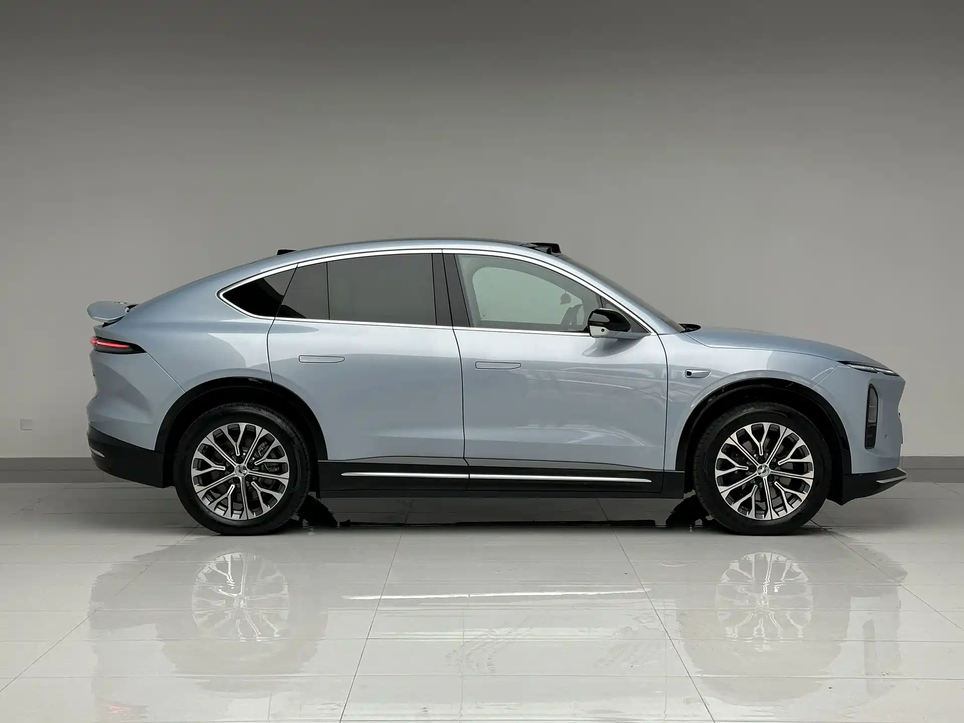Фото 4 - NIO EC6