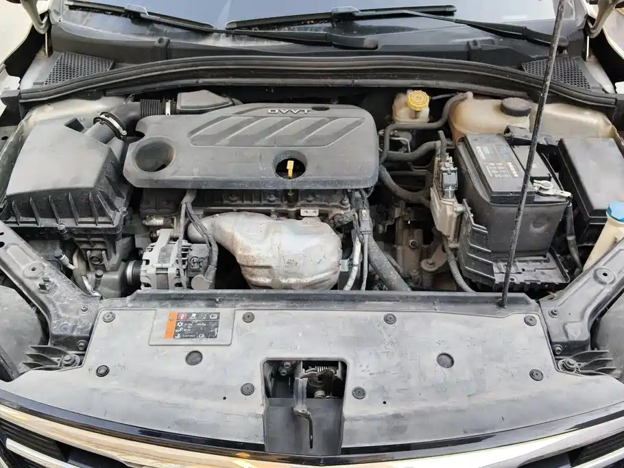 Фото 9 - Roewe i5