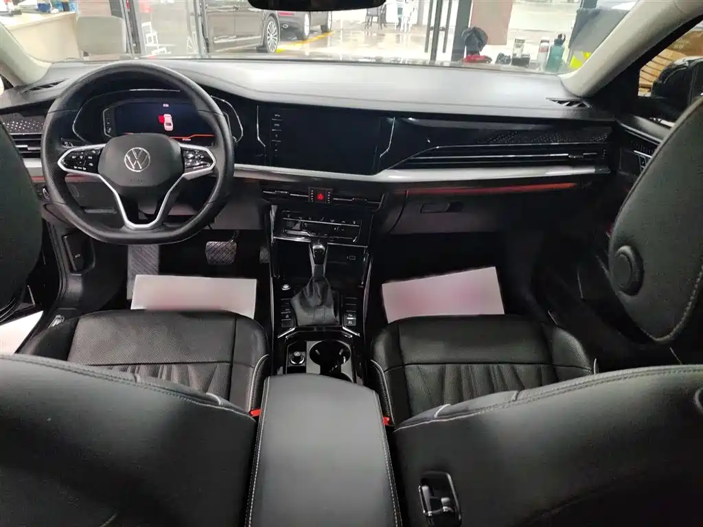 Volkswagen Passat 2023 Facelift 330TSI Luxury Edition фото 17