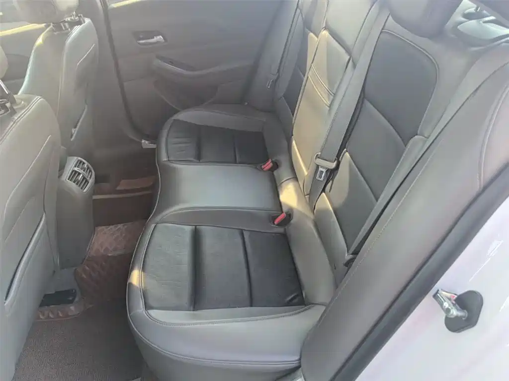 Chevrolet Malibu 2014 2.0L Automatic Luxury фото 17