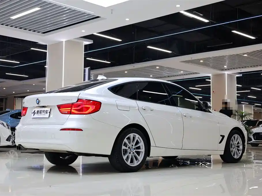 BMW 3 Series GT 2017 320i Fashion фото 15
