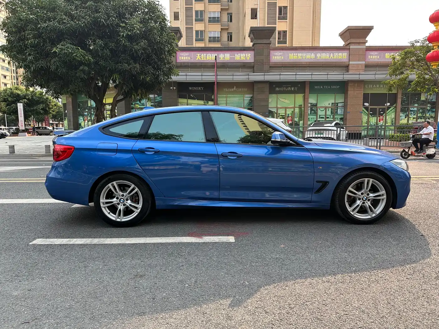 BMW 3 Series GT 2017 330i xDrive M Sport фото 8
