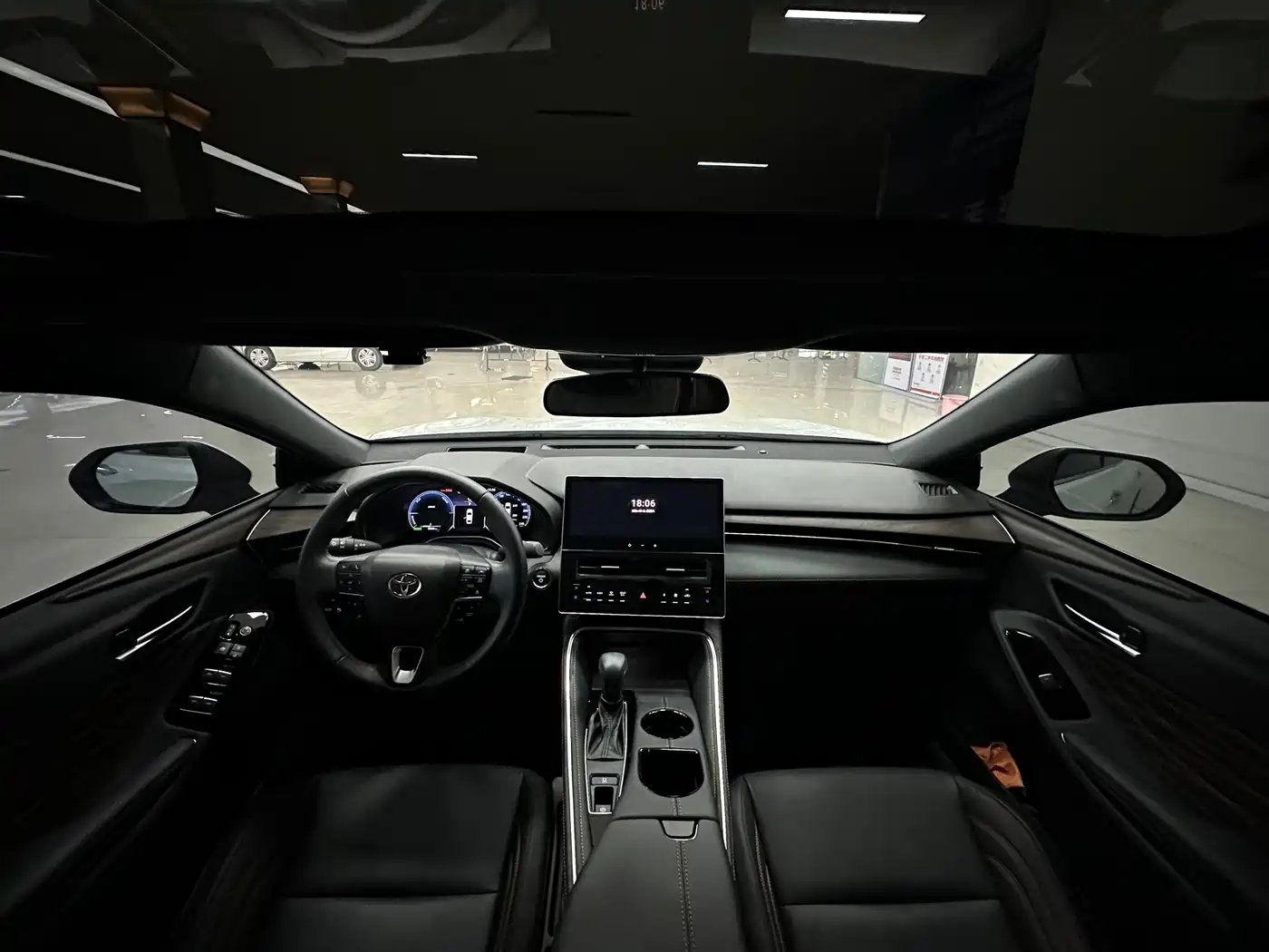 Toyota Avalon 2024 Hybrid 2.0L Luxury Edition фото 15