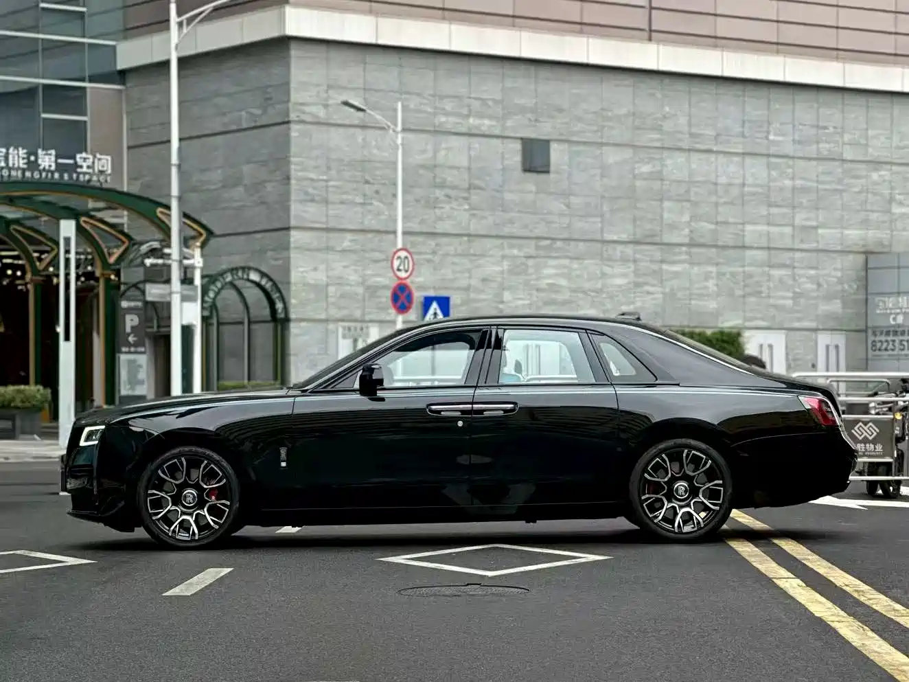 Rolls-Royce Ghost 2023 2022 6.7T Black Badge