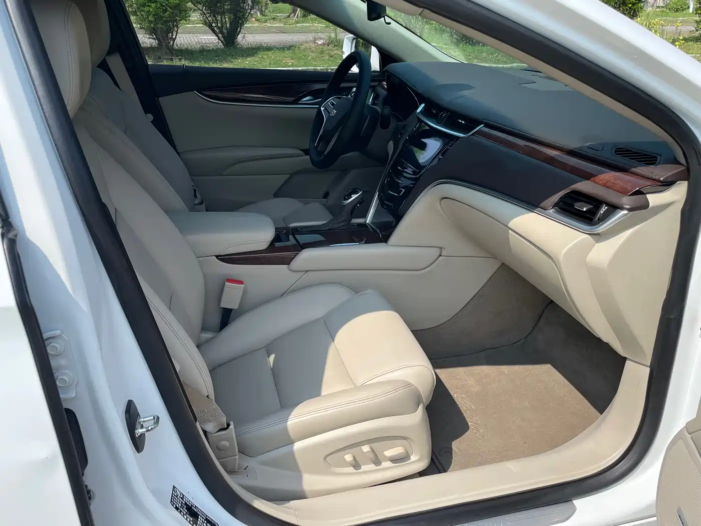 Cadillac XTS 2017 28T Technology фото 18