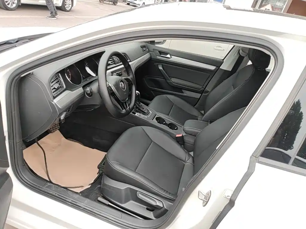 Volkswagen Lamando 2016 2015 230TSI DSG Style