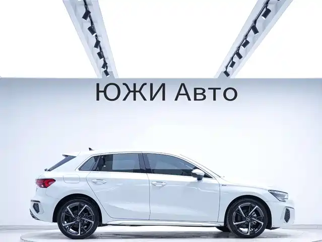Audi A3 2023 Sportback 35 TFSI Fashion Sport — фото 4