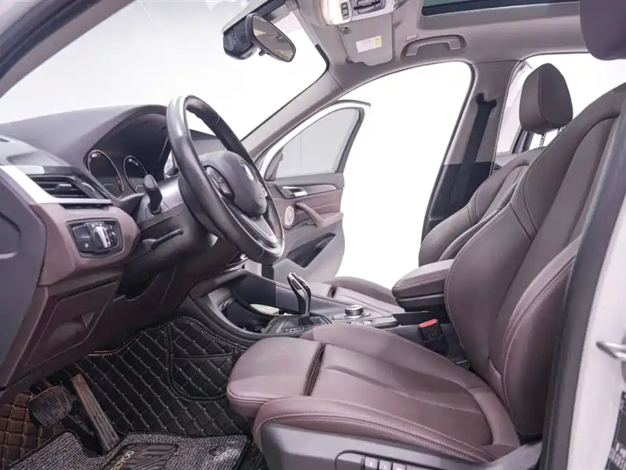 BMW X1 2022 sDrive20Li Fashion фото 15