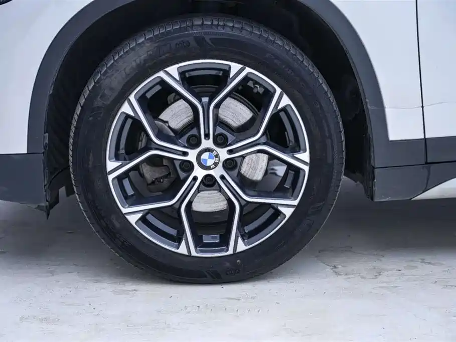 BMW X1 2022 sDrive20Li Fashion фото 10