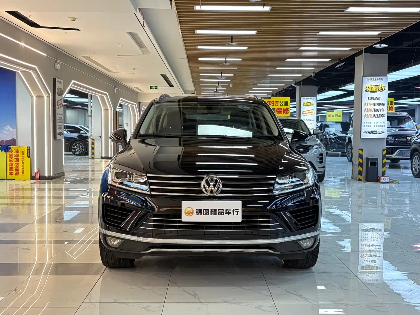 VOLKSWAGEN TOUAREG