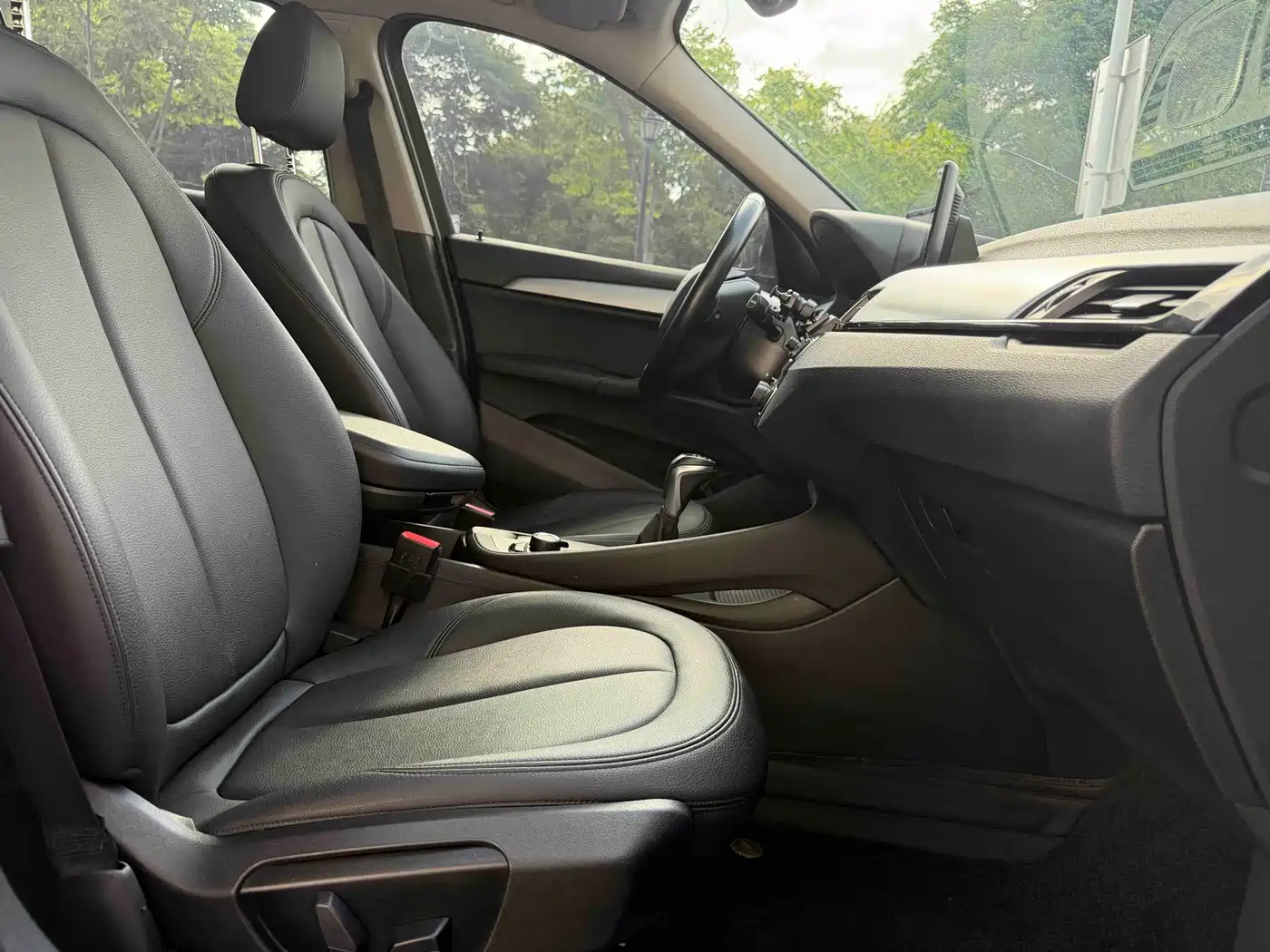 BMW X1 2018 sDrive20Li Leading Model фото 12
