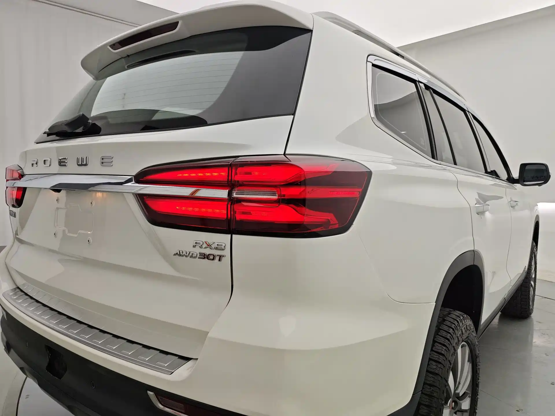 Фото 13 - Roewe RX8