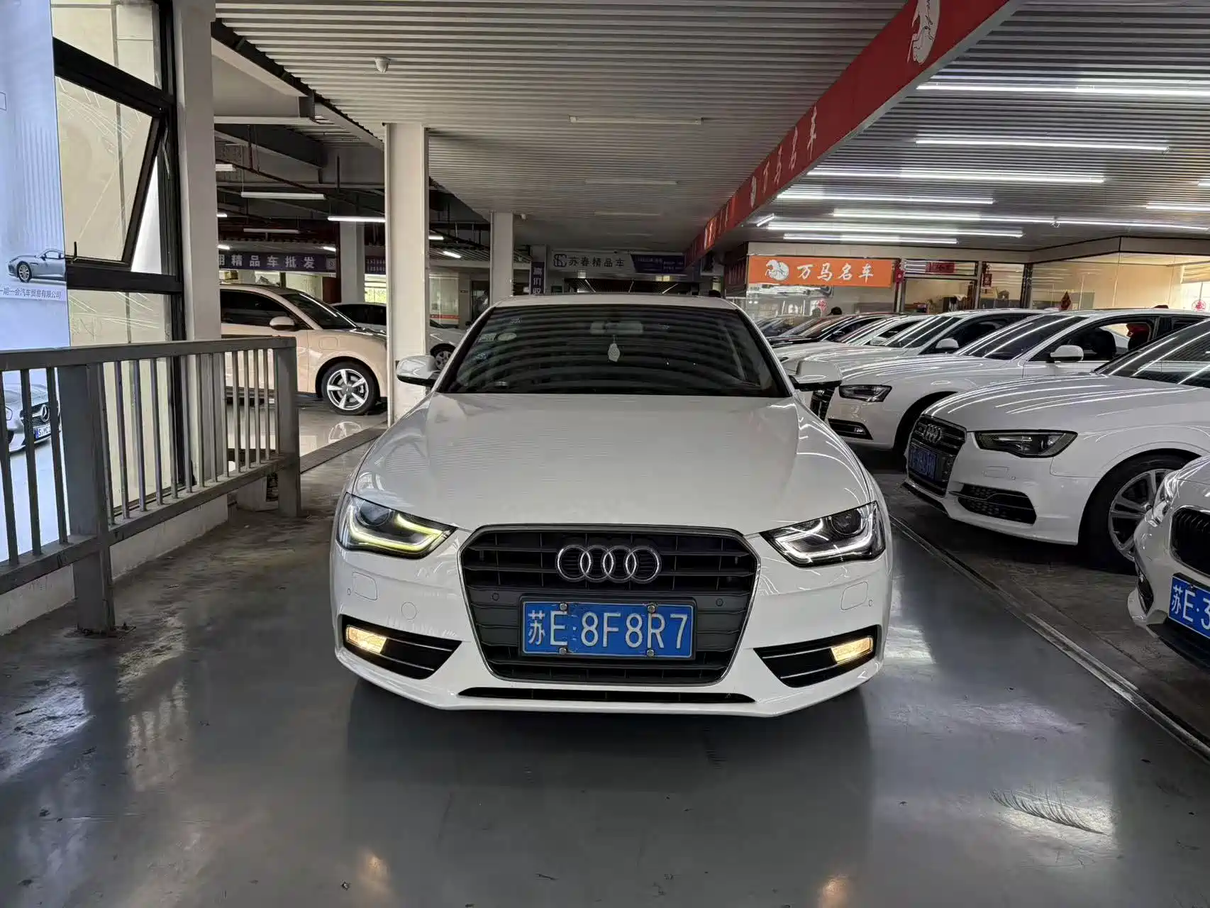 Фото 2 - Audi A4L