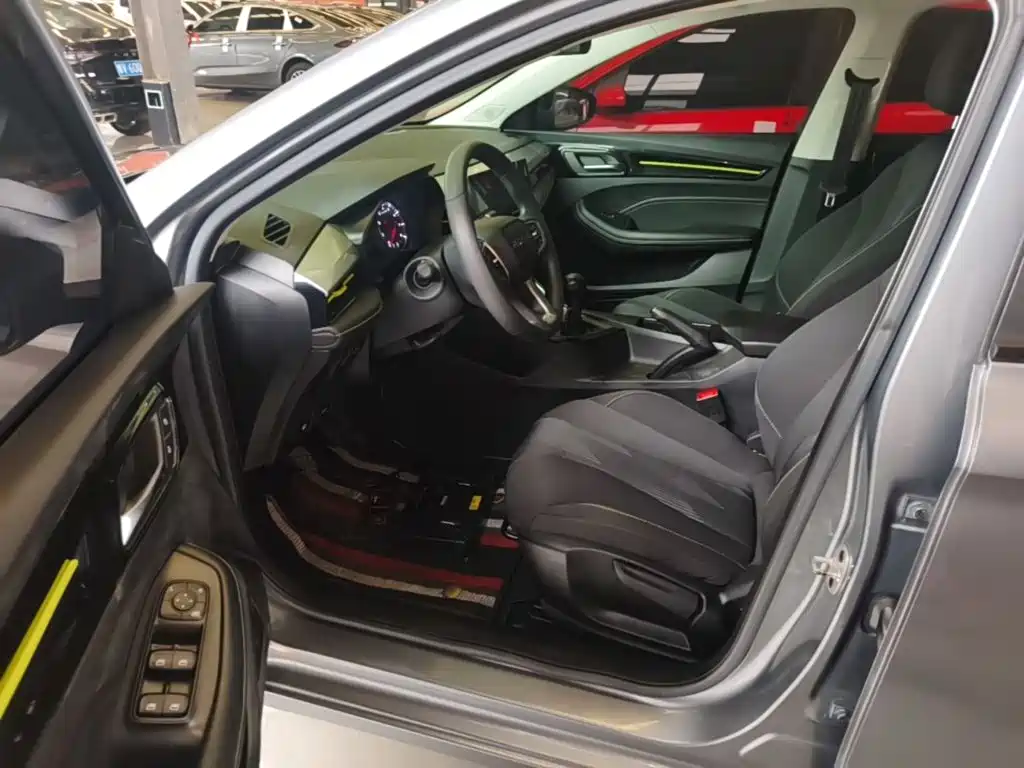 Photo 16 - Roewe i5