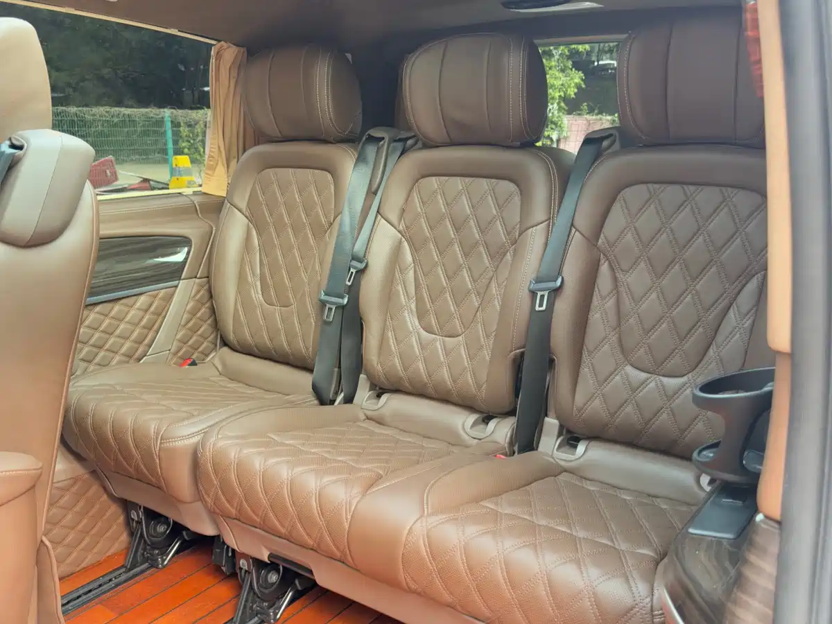 Mercedes-Benz V-Class 2017 Model V 260 Pilot Edition фото 6