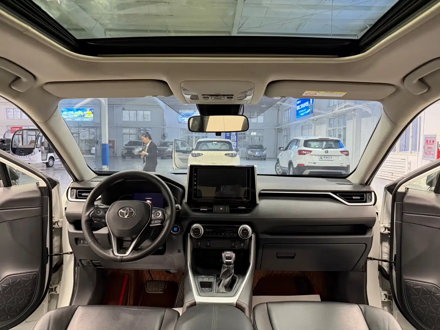 Toyota RAV4 Rongfang 2020 2.0L CVT 2WD Trend Edition фото 7