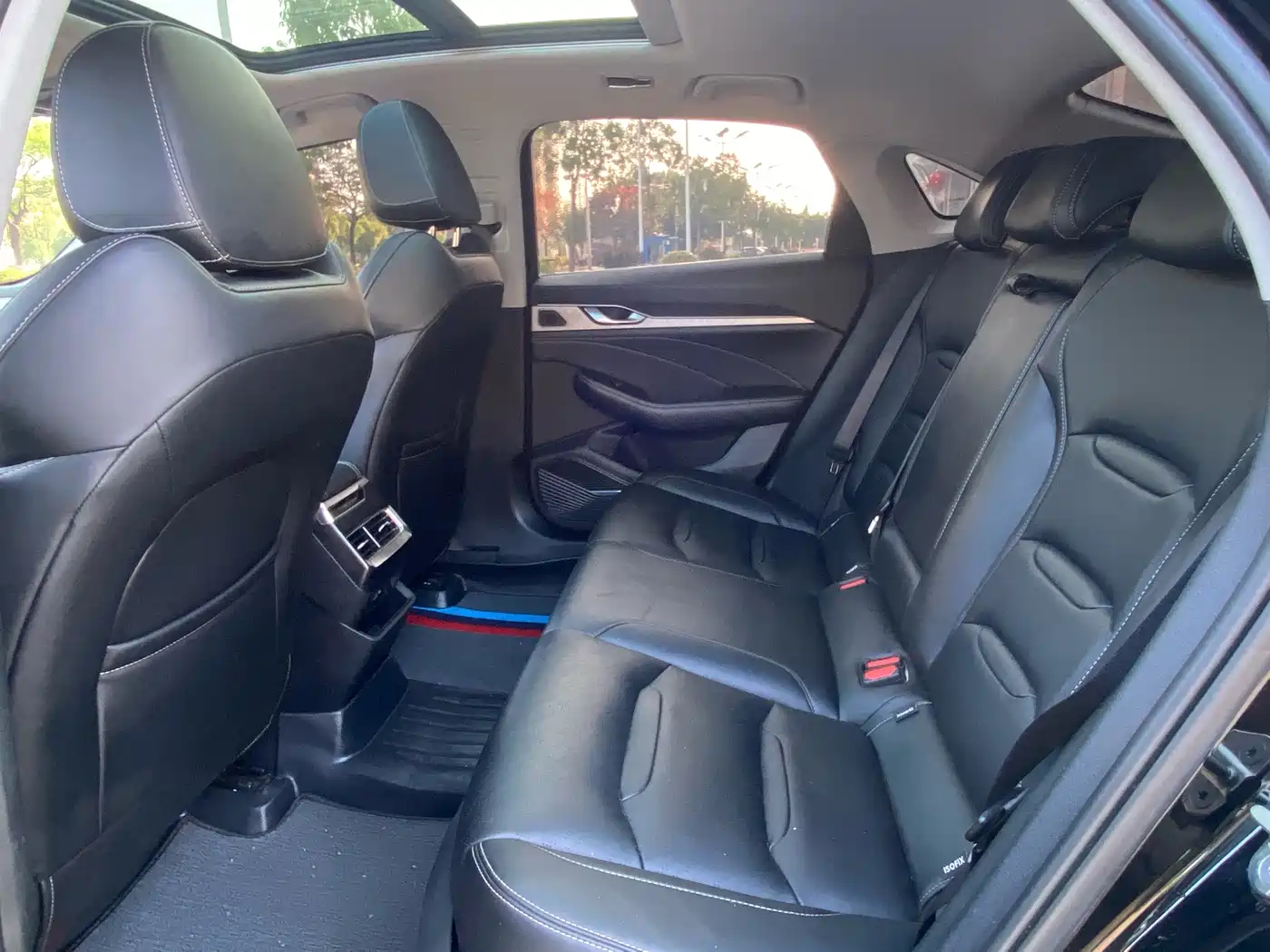 Фото 4 - Geely Preface