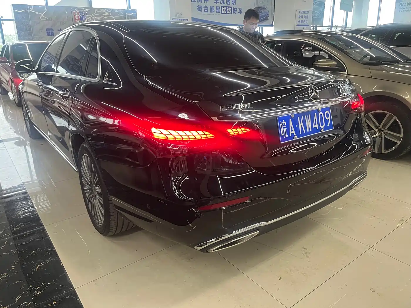 MERCEDES-BENZ E CLASS