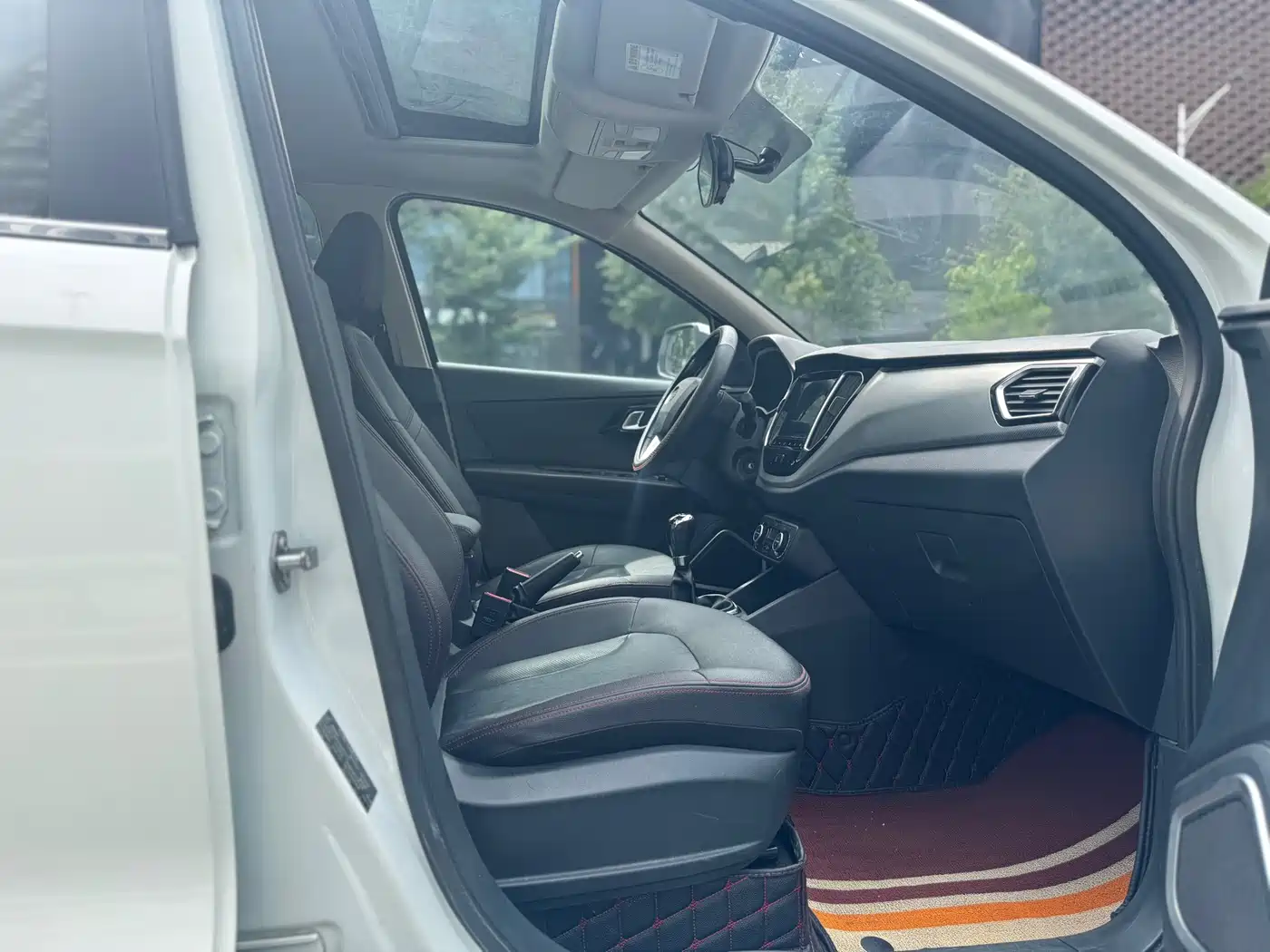 FAW Senya R7 2017 2017 Model 1.6L Manual Luxury